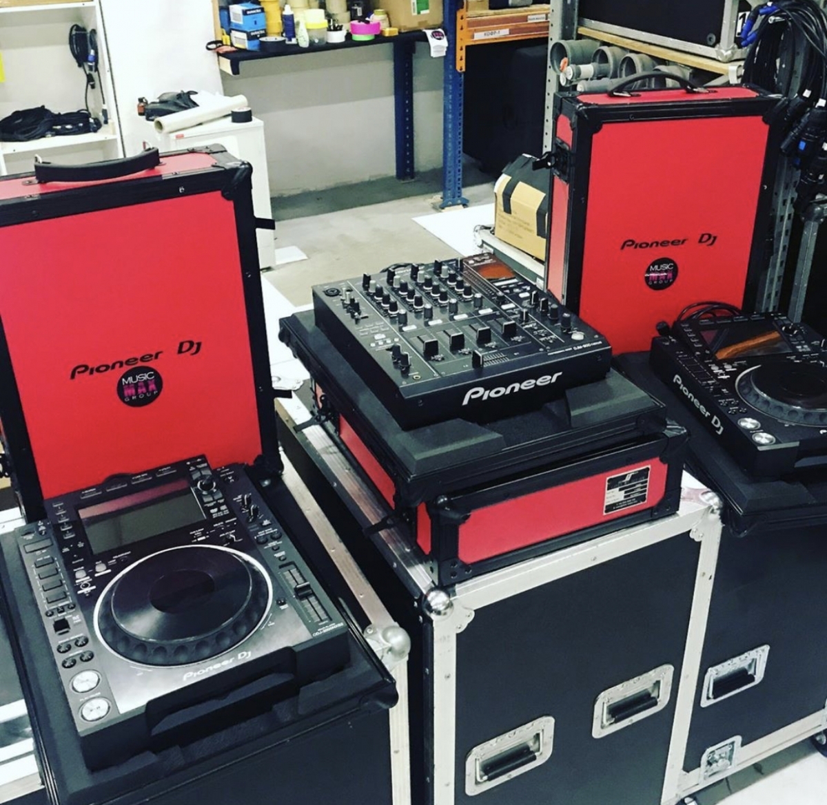 Аренда DJ-оборудования Pioneer 2000.
